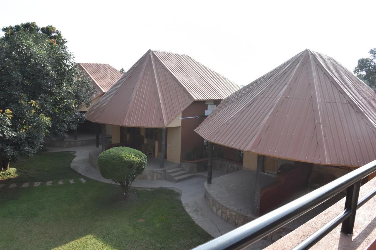 Secrets Guest House Entebbe Eksteriør billede