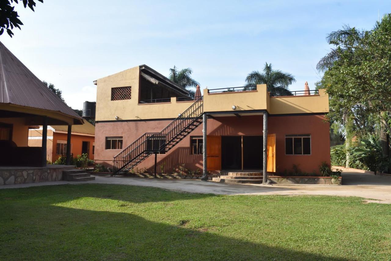 Secrets Guest House Entebbe Eksteriør billede