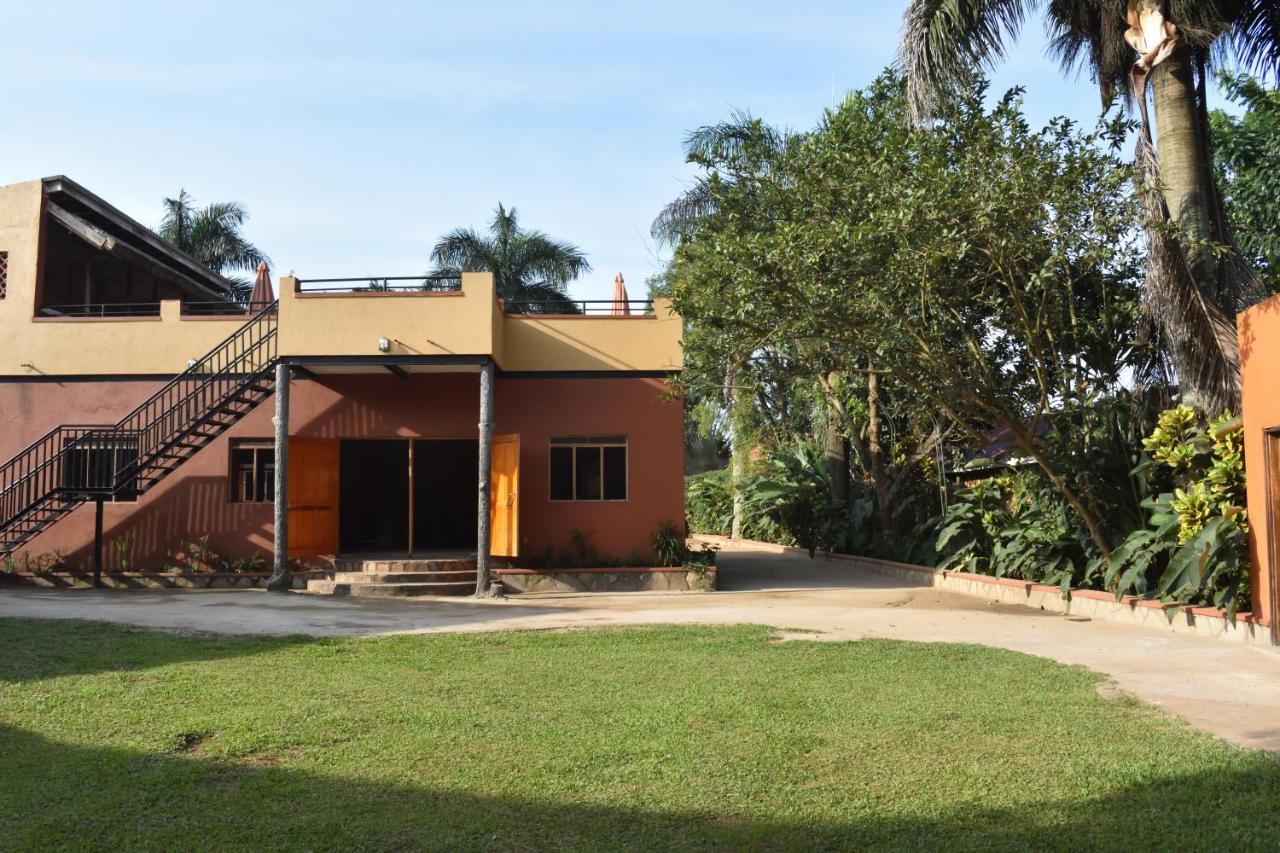 Secrets Guest House Entebbe Eksteriør billede