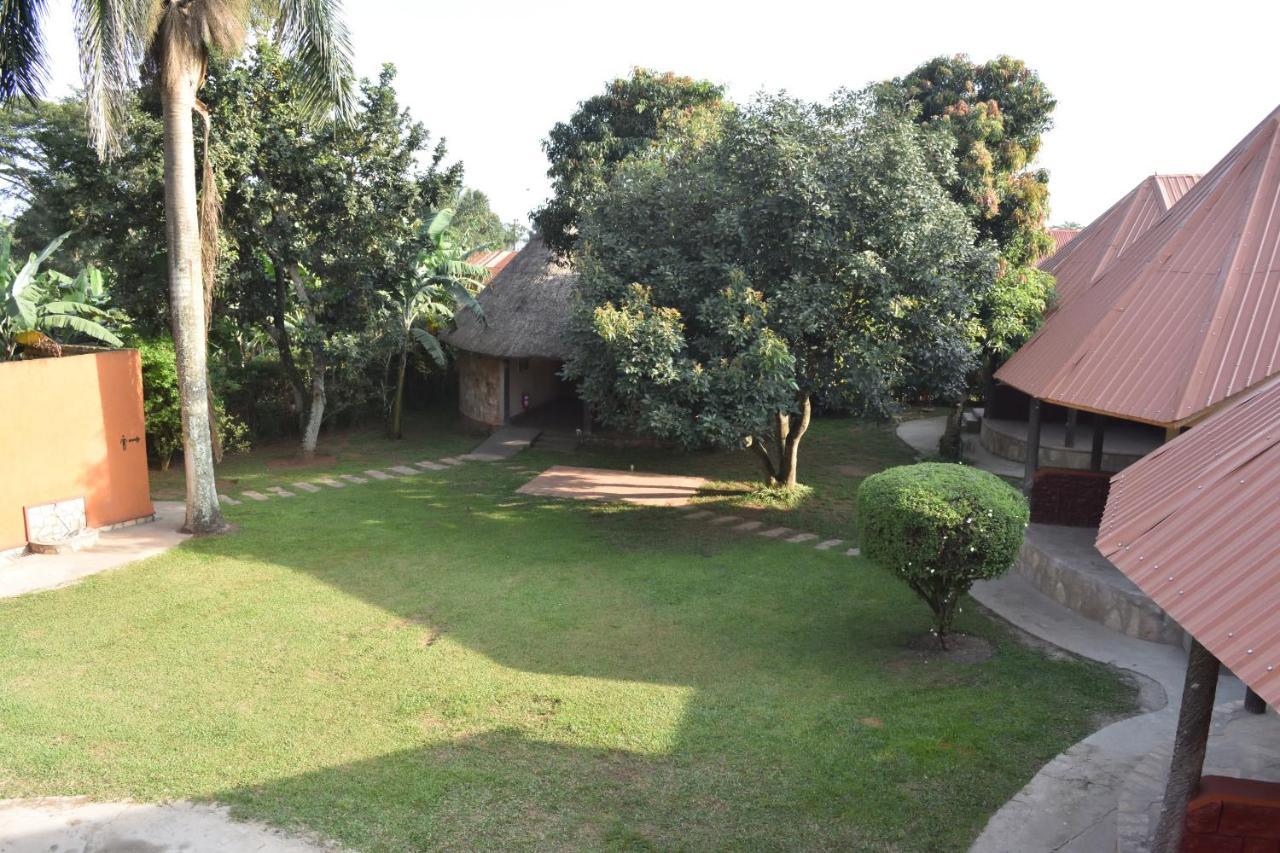 Secrets Guest House Entebbe Eksteriør billede