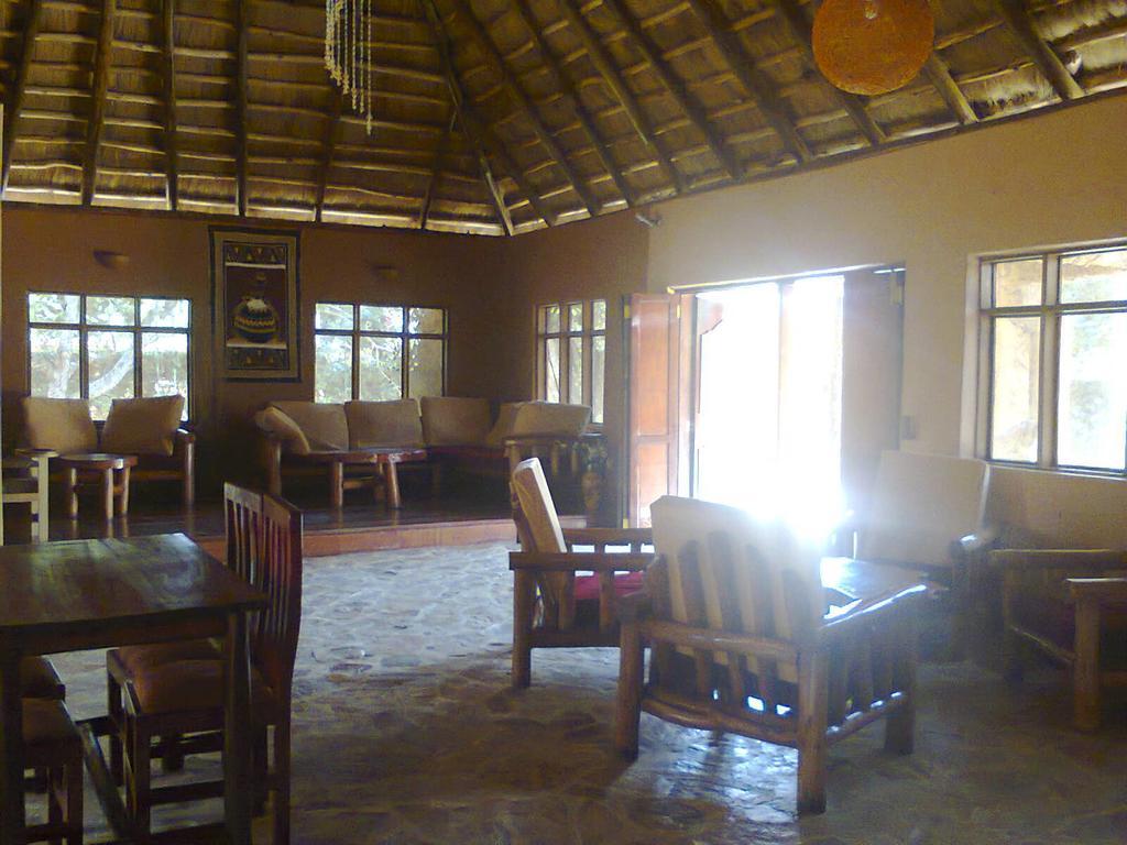 Secrets Guest House Entebbe Eksteriør billede